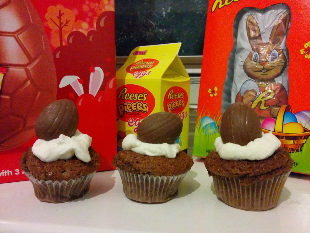 Mini creme egg cupcakes for Easter